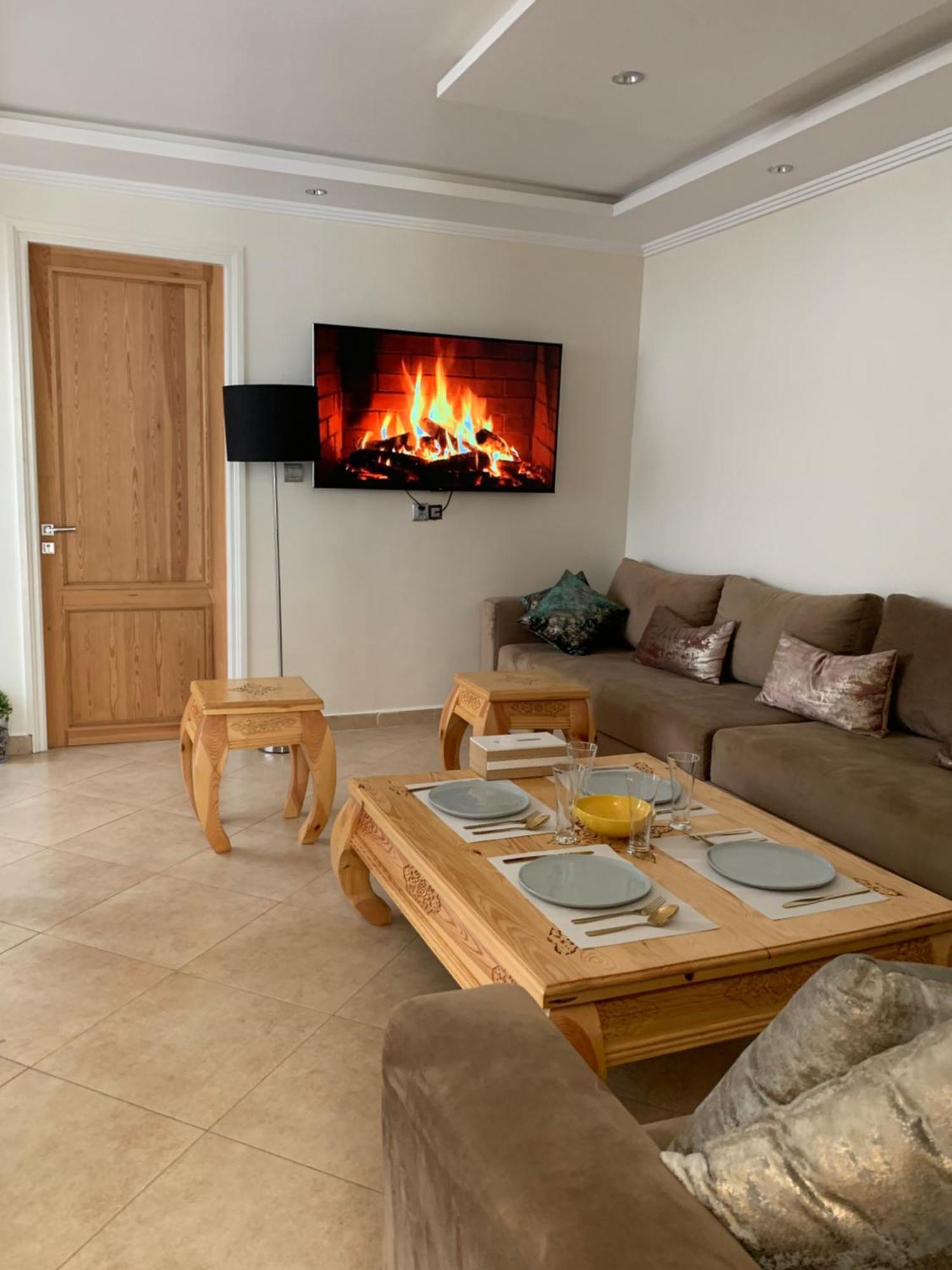 Appartement Yassine 에사우이라 외부 사진